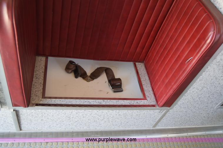 image for item J7920 1991 Ford Econoline E350 ambulance