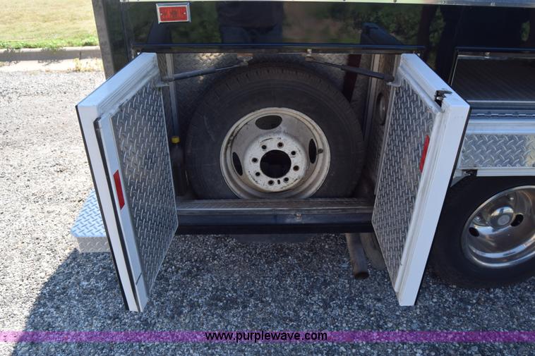 image for item J7920 1991 Ford Econoline E350 ambulance