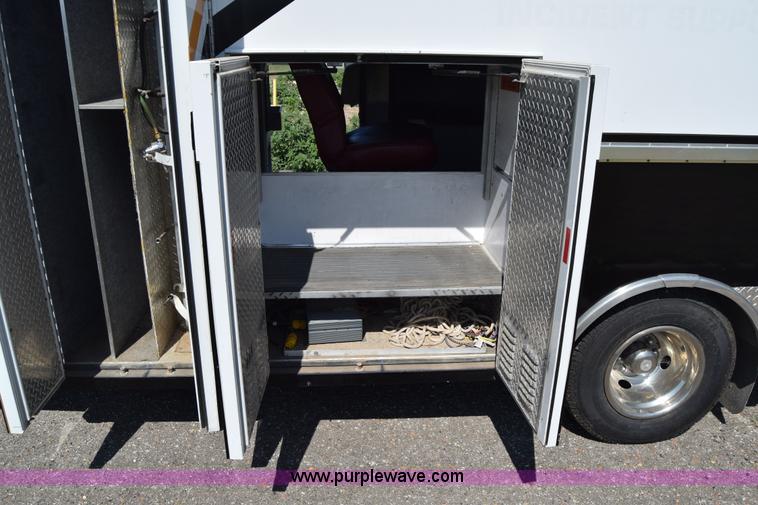 image for item J7920 1991 Ford Econoline E350 ambulance