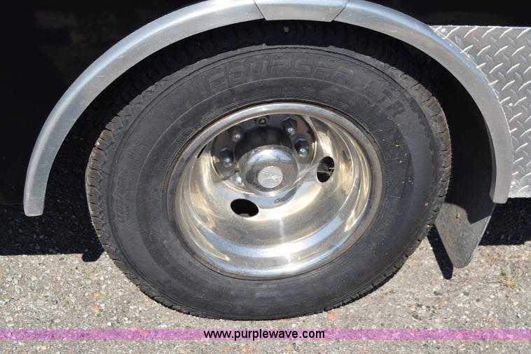 image for item J7920 1991 Ford Econoline E350 ambulance