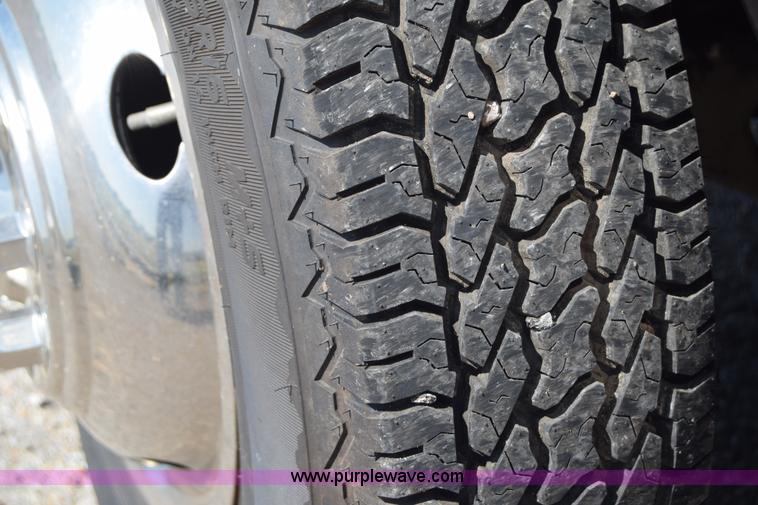 image for item J7920 1991 Ford Econoline E350 ambulance