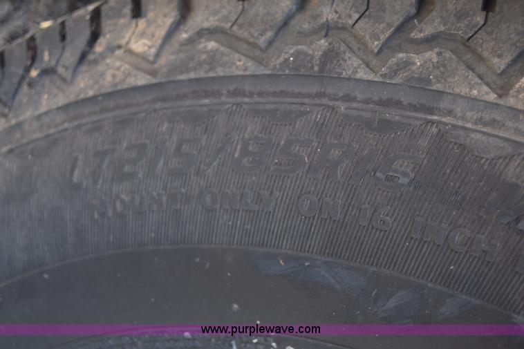 image for item J7920 1991 Ford Econoline E350 ambulance