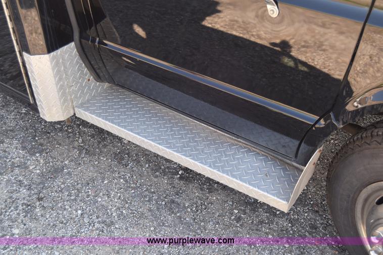 image for item J7920 1991 Ford Econoline E350 ambulance