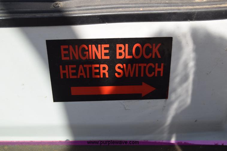 image for item J7920 1991 Ford Econoline E350 ambulance