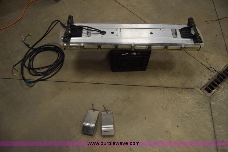 image for item J7923 Whelen light bar