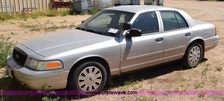 image for item J7925 2006 Ford Crown Victoria Police Interceptor