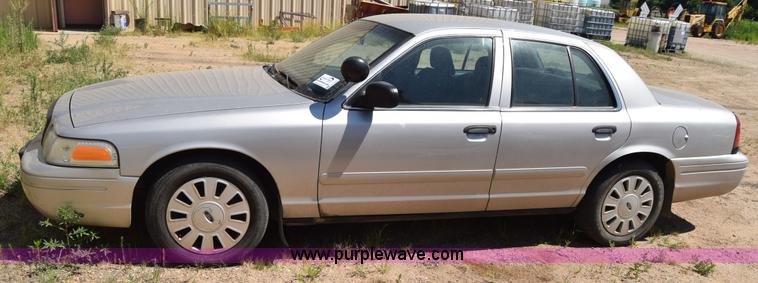 image for item J7925 2006 Ford Crown Victoria Police Interceptor