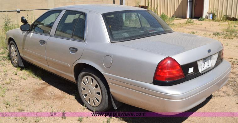image for item J7925 2006 Ford Crown Victoria Police Interceptor