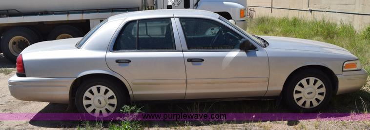 image for item J7925 2006 Ford Crown Victoria Police Interceptor