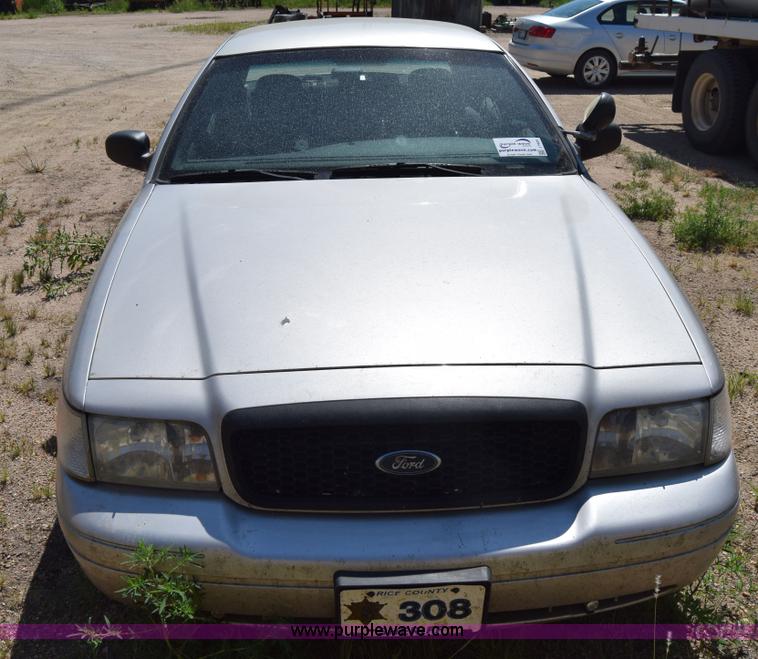 image for item J7925 2006 Ford Crown Victoria Police Interceptor