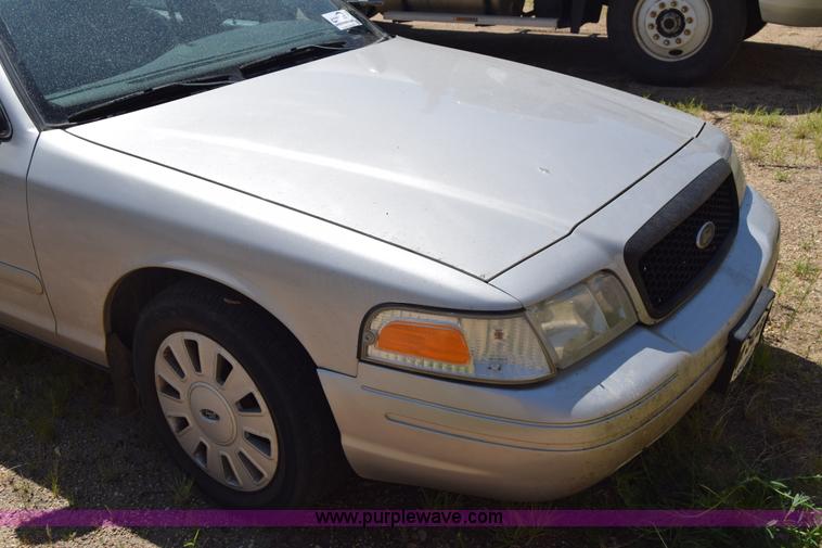 image for item J7925 2006 Ford Crown Victoria Police Interceptor