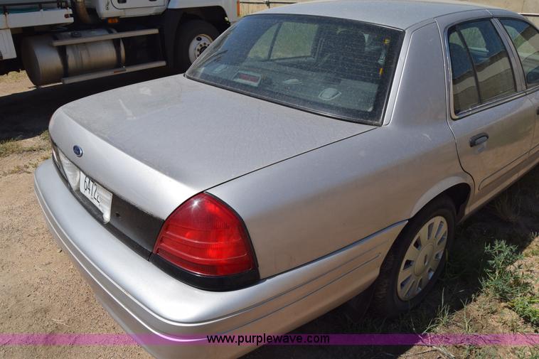 image for item J7925 2006 Ford Crown Victoria Police Interceptor