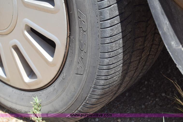 image for item J7925 2006 Ford Crown Victoria Police Interceptor