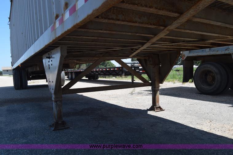 image for item J7926 2006 Wilkens  walking floor trailer