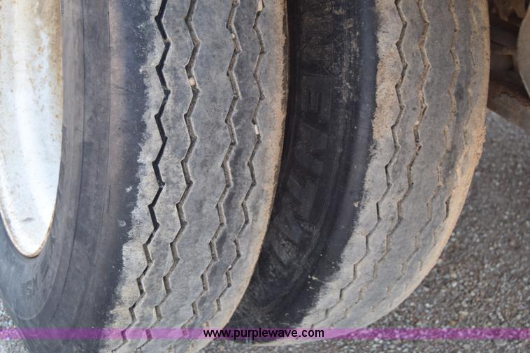 image for item J7926 2006 Wilkens  walking floor trailer