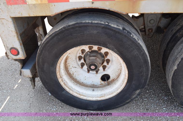 image for item J7926 2006 Wilkens  walking floor trailer