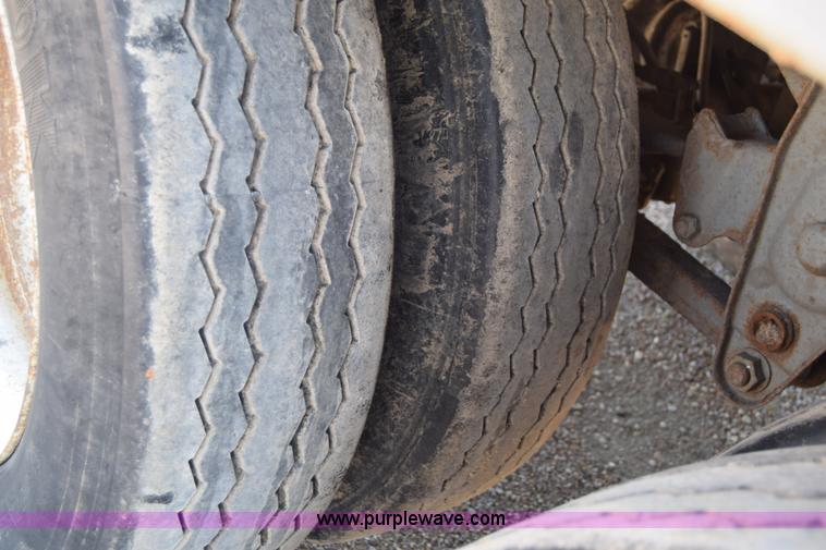 image for item J7926 2006 Wilkens  walking floor trailer