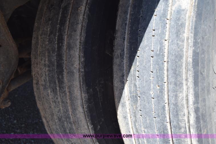 image for item J7926 2006 Wilkens  walking floor trailer