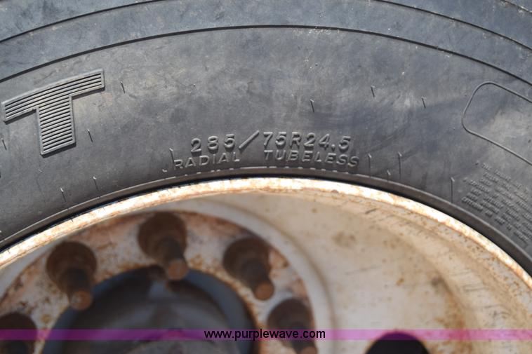 image for item J7926 2006 Wilkens  walking floor trailer