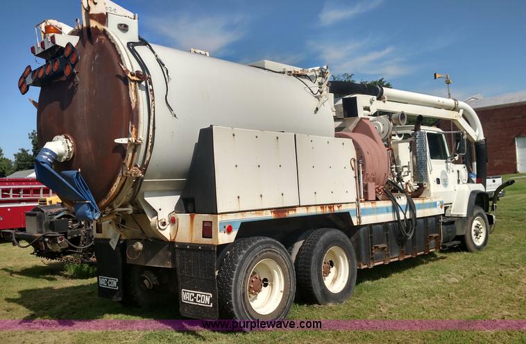image for item K1020 1994 Ford L8000 vacuum truck