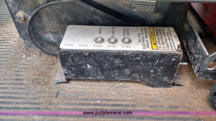 image for item K1020 1994 Ford L8000 vacuum truck