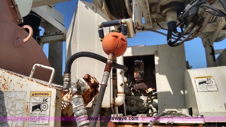 image for item K1020 1994 Ford L8000 vacuum truck