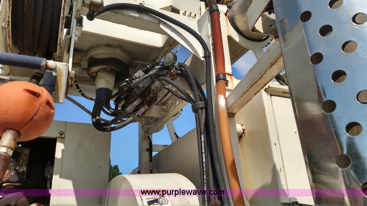 image for item K1020 1994 Ford L8000 vacuum truck