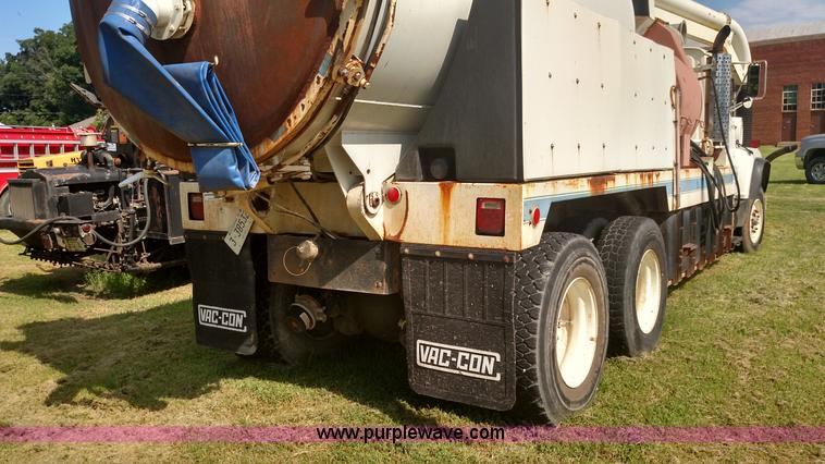 image for item K1020 1994 Ford L8000 vacuum truck