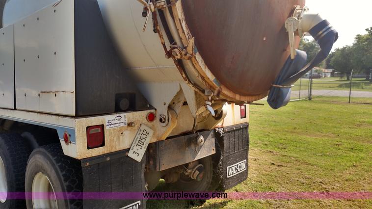 image for item K1020 1994 Ford L8000 vacuum truck