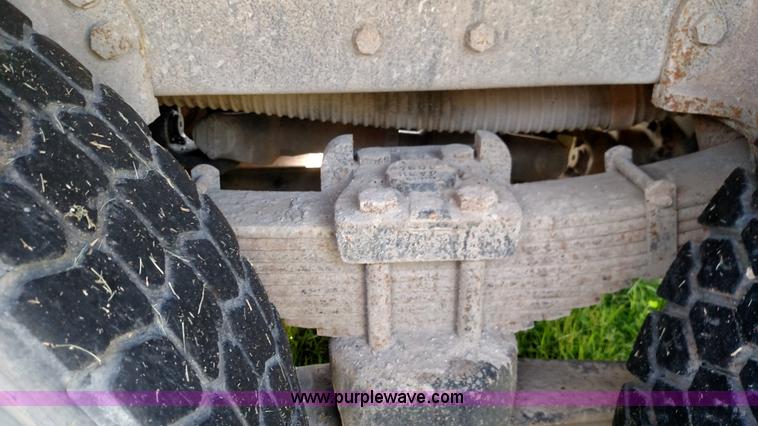 image for item K1020 1994 Ford L8000 vacuum truck