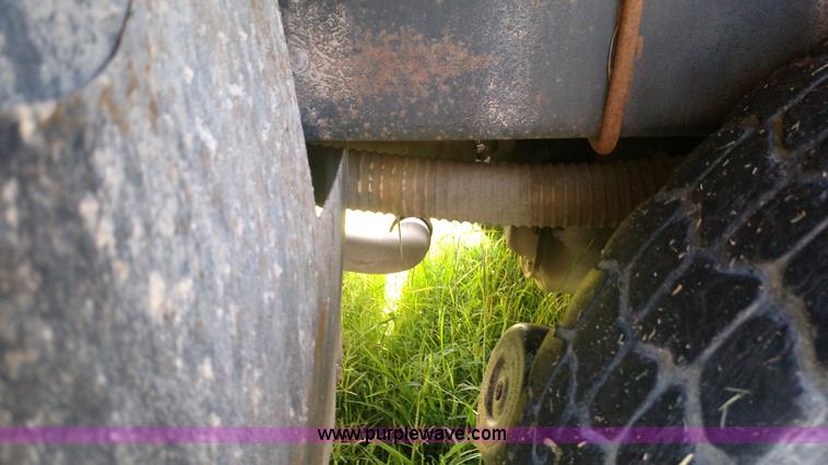 image for item K1020 1994 Ford L8000 vacuum truck