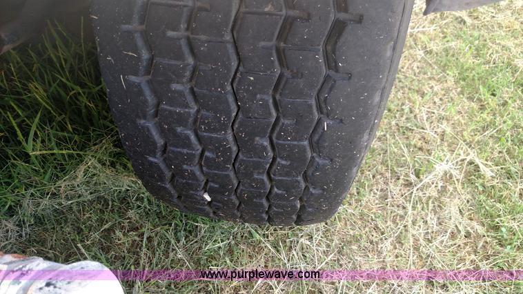 image for item K1020 1994 Ford L8000 vacuum truck