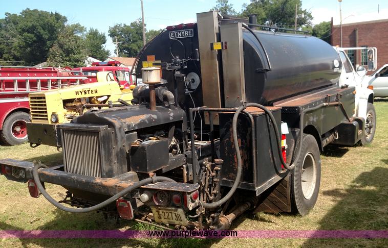 image for item K1021 1985 GMC 7000 oil distributor truck