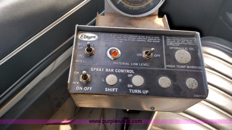 image for item K1021 1985 GMC 7000 oil distributor truck