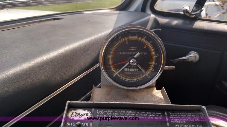 image for item K1021 1985 GMC 7000 oil distributor truck