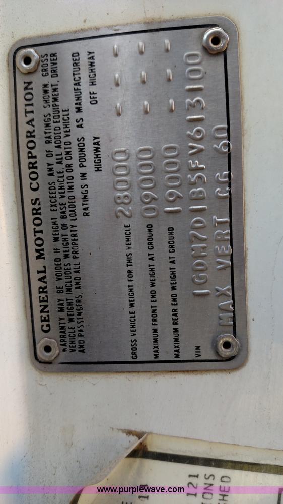 image for item K1021 1985 GMC 7000 oil distributor truck