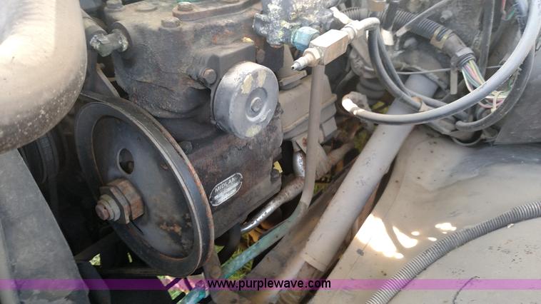 image for item K1021 1985 GMC 7000 oil distributor truck