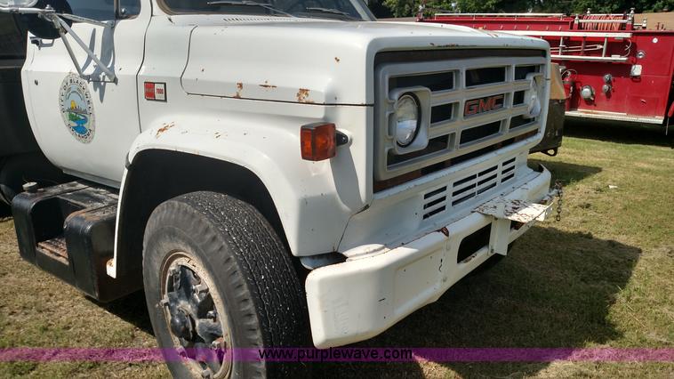 image for item K1021 1985 GMC 7000 oil distributor truck
