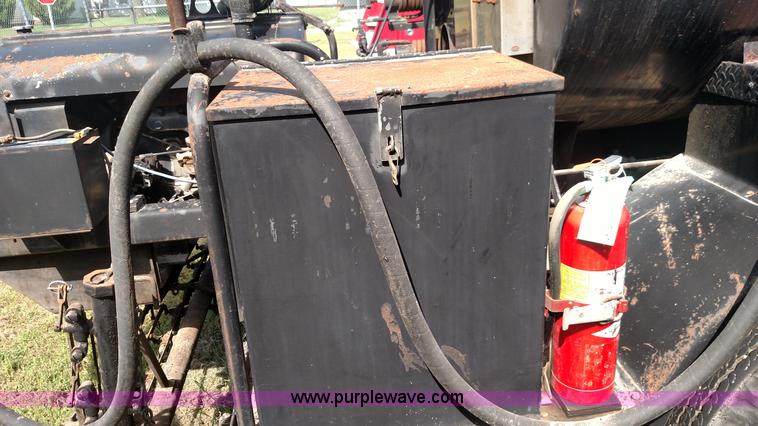 image for item K1021 1985 GMC 7000 oil distributor truck