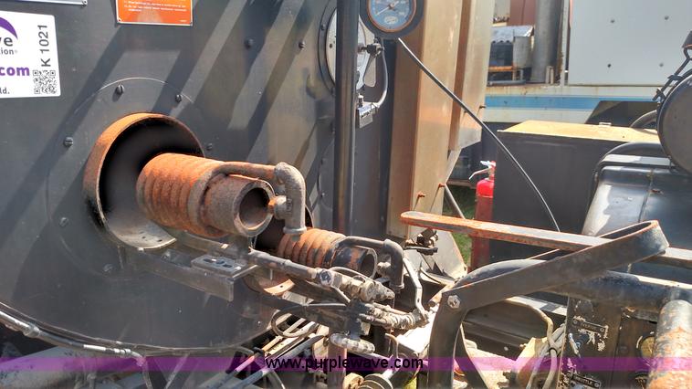 image for item K1021 1985 GMC 7000 oil distributor truck