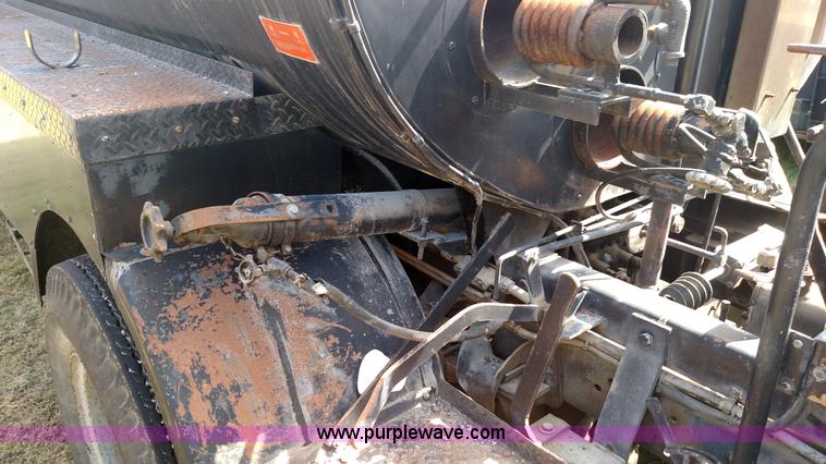 image for item K1021 1985 GMC 7000 oil distributor truck