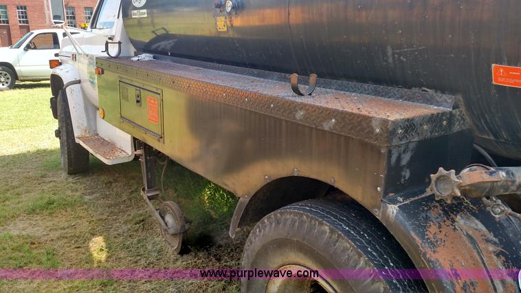 image for item K1021 1985 GMC 7000 oil distributor truck