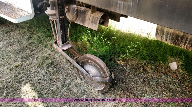 image for item K1021 1985 GMC 7000 oil distributor truck