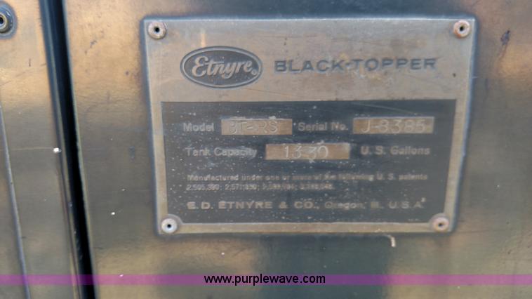 image for item K1021 1985 GMC 7000 oil distributor truck