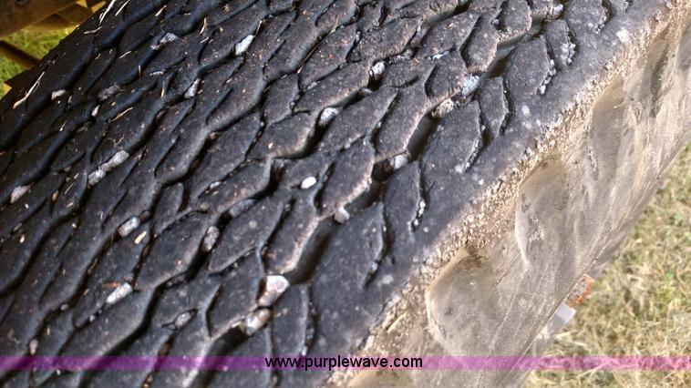 image for item K1021 1985 GMC 7000 oil distributor truck