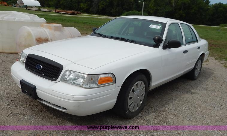 image for item K1526 2007 Ford Crown Victoria Police Interceptor