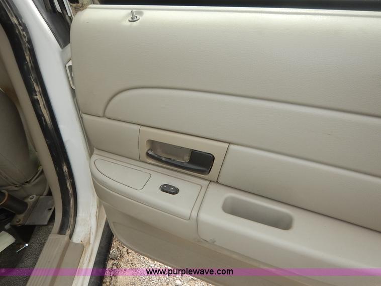 image for item K1526 2007 Ford Crown Victoria Police Interceptor