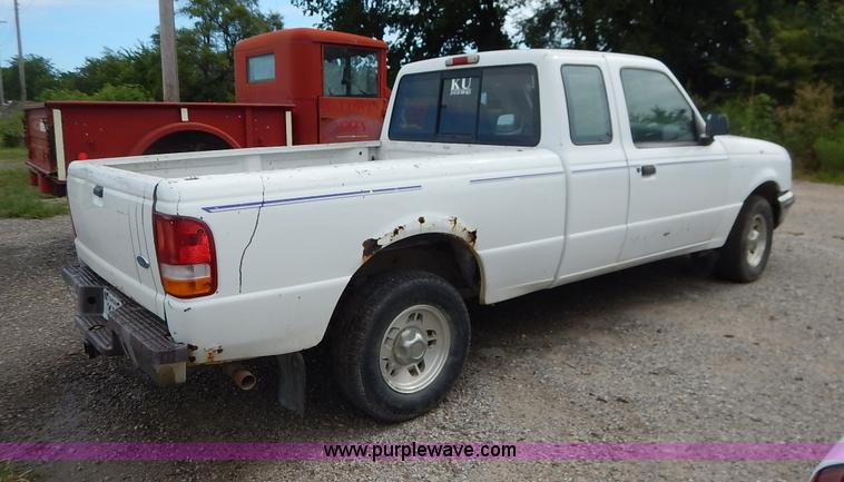 image for item K1527 1997 Ford Ranger XLT SuperCab pickup truck