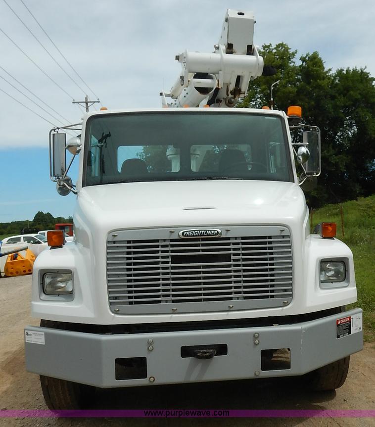 image for item K1528 2002 Freightliner FL70 bucket truck