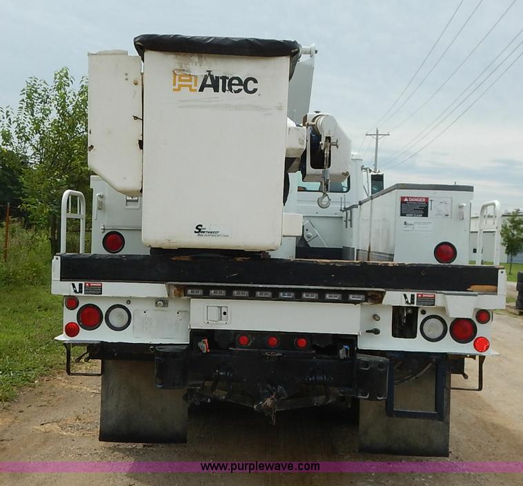 image for item K1528 2002 Freightliner FL70 bucket truck